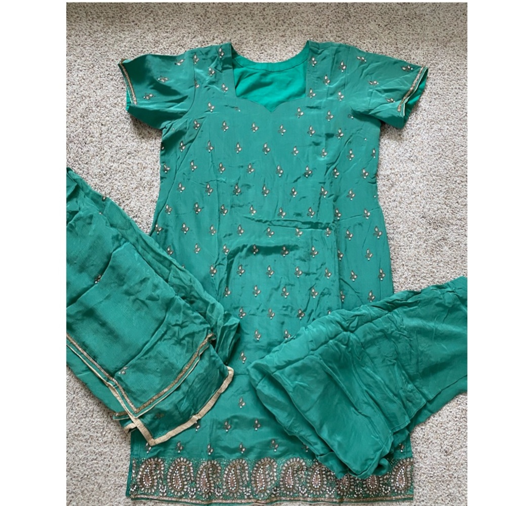 3 piece Pakistani/ Indian style fancy suit